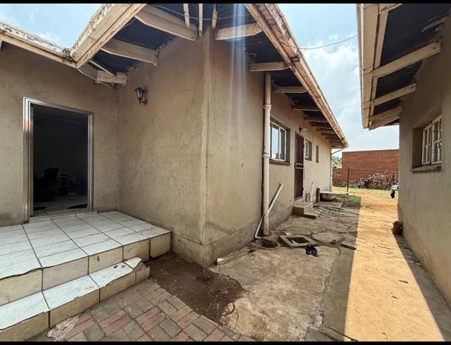 3 BEDROOM HOUSE FOR SALE IN VANDERBIJLPARK CW 5